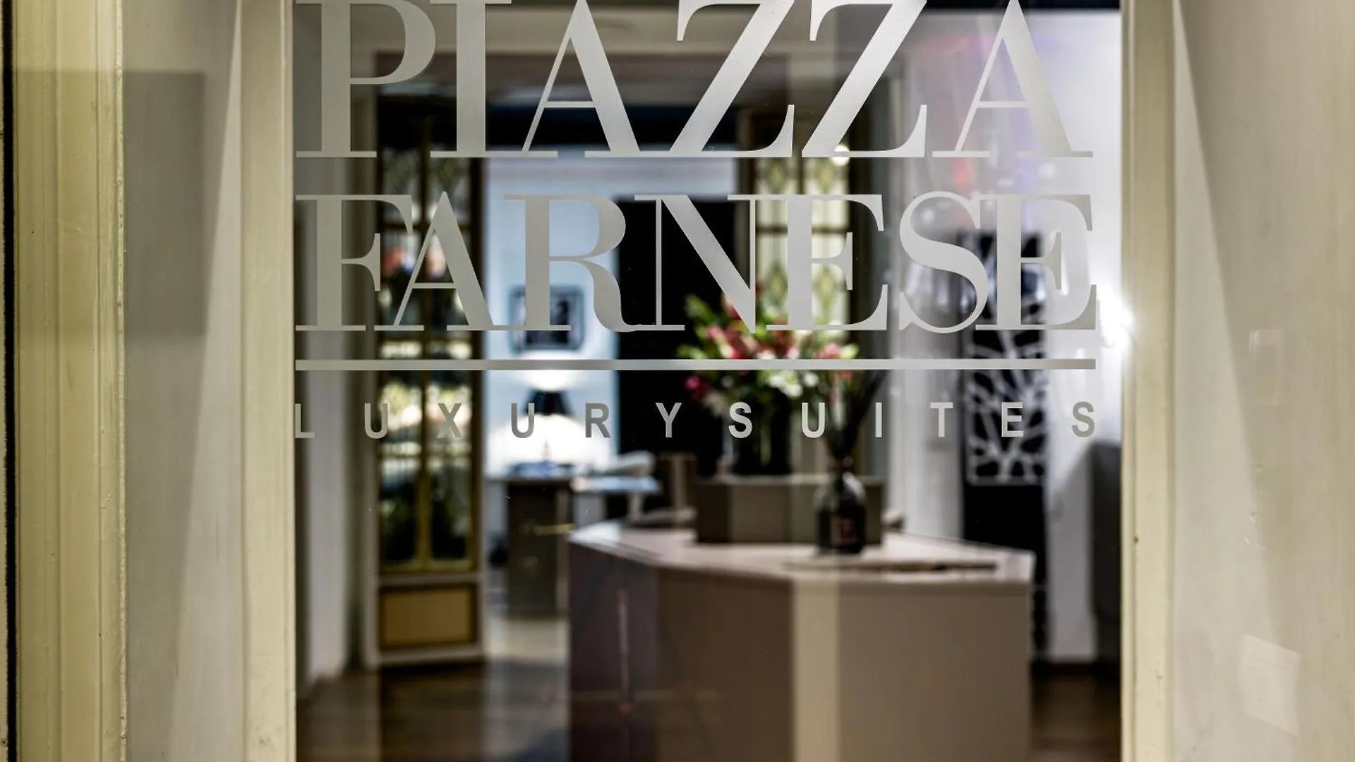 רומא Piazza Farnese Luxury Suites לינה וארוחת בוקר