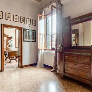 La Fenice Apartment Venice