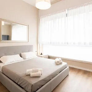 Santa Maria Valle 3 Apartment Milan