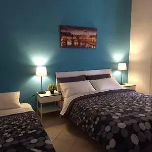 3* Konukevi Amoraroma, Economy With Shared Bathrooms